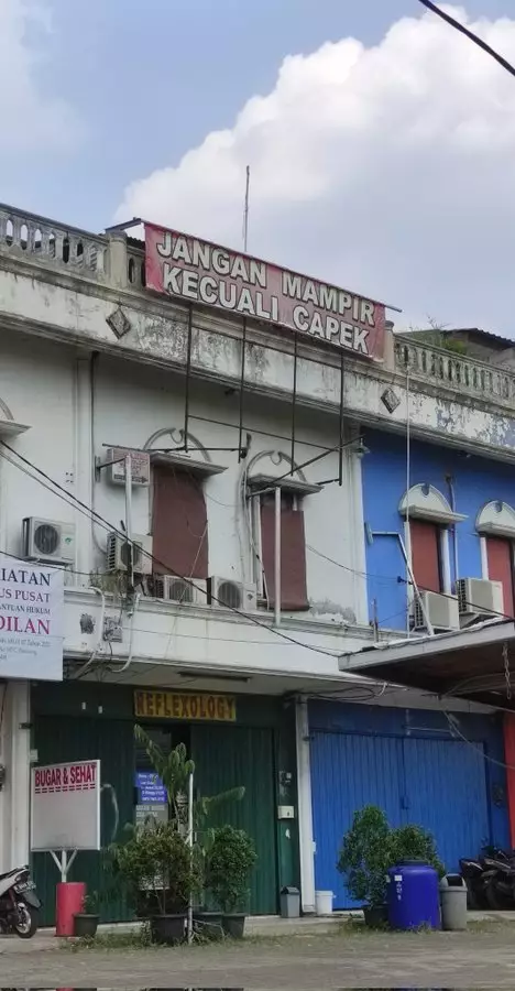 slogan kata-katanya bikin bingung © Twitter slogan kata-katanya bikin bingung © Twitter