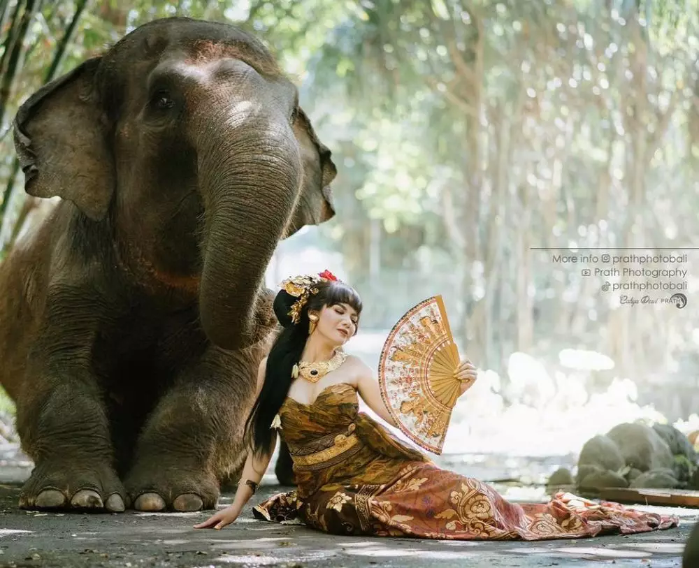potret pedangdut pakai busana adat bali © instagram