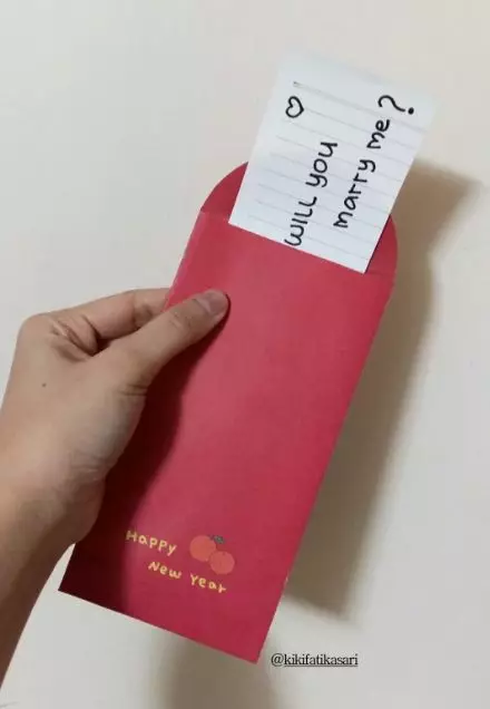 isi angpao Imlek di luar ekspektasi © berbagai sumber