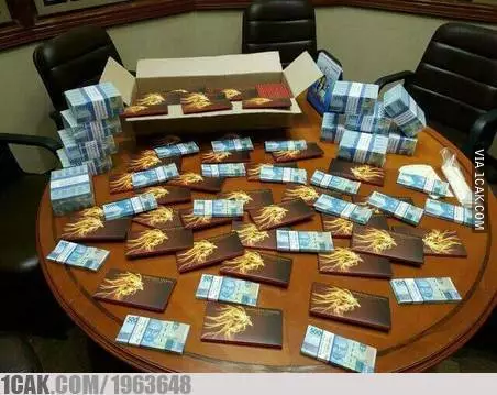 isi angpao Imlek di luar ekspektasi © berbagai sumber