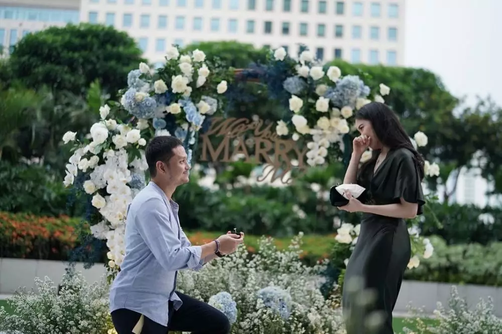 Momen Jessica Tanoe dilamar Jonathan © Instagram Momen Jessica Tanoe dilamar Jonathan © Instagram