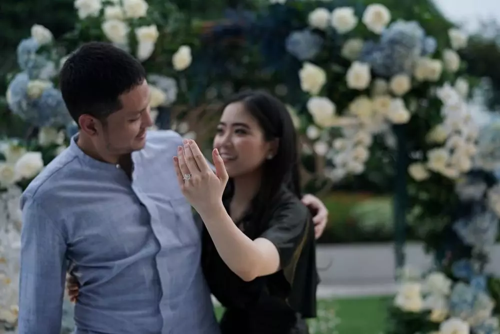 Momen Jessica Tanoe dilamar Jonathan © Instagram Momen Jessica Tanoe dilamar Jonathan © Instagram