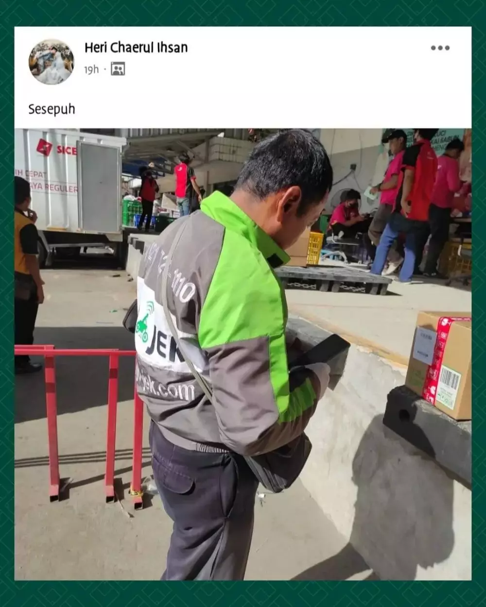 status FB driver ojek online senior © Instagram