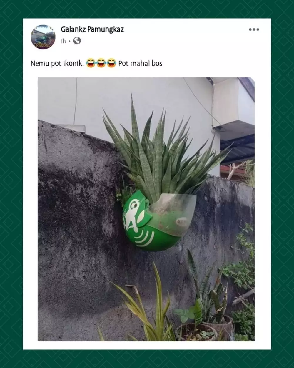 status FB driver ojek online senior © Instagram