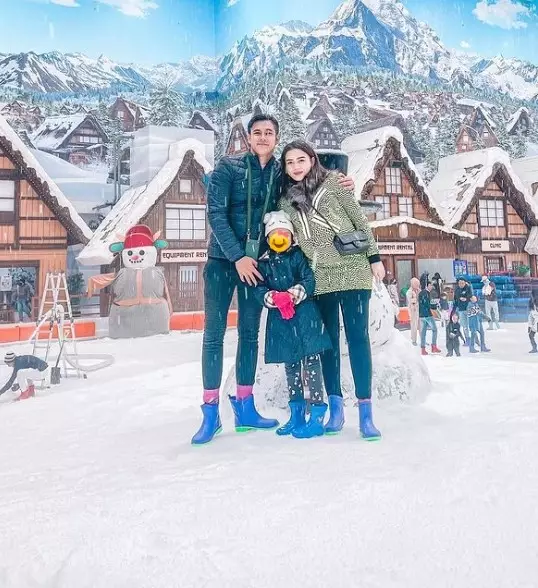 potret Carlo Milk jadi suami siaga © Instagram