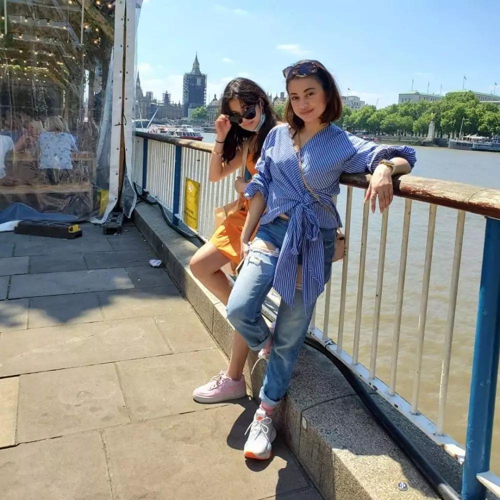 gaya seleb di keseharian stylish © berbagai sumber