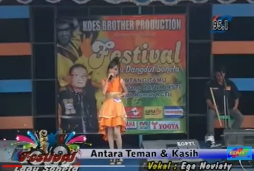 Potret lawas Ega D'Academy manggung saat SD © berbagai sumber Potret lawas Ega D'Academy manggung saat SD © berbagai sumber