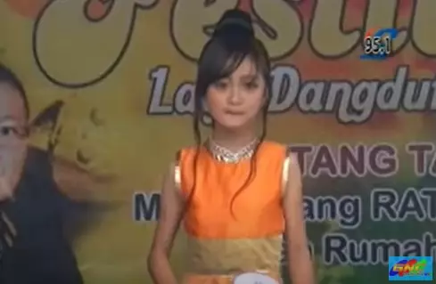 Potret lawas Ega D'Academy manggung saat SD © berbagai sumber Potret lawas Ega D'Academy manggung saat SD © berbagai sumber