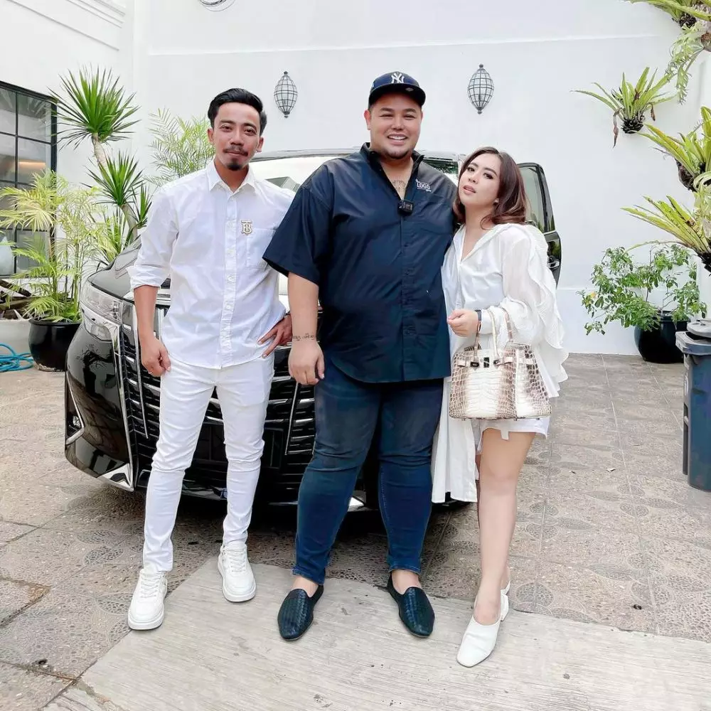potret persahabatan ivan gunawan dan maharani kemala © instagram potret persahabatan ivan gunawan dan maharani kemala © instagram