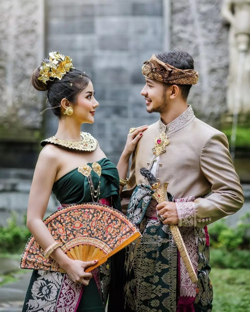 pemotretan ghea youbi dan gian zola pakai adat bali © instagram  pemotretan ghea youbi dan gian zola pakai adat bali © instagram