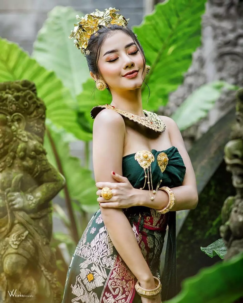 pemotretan ghea youbi dan gian zola pakai adat bali © instagram  pemotretan ghea youbi dan gian zola pakai adat bali © instagram