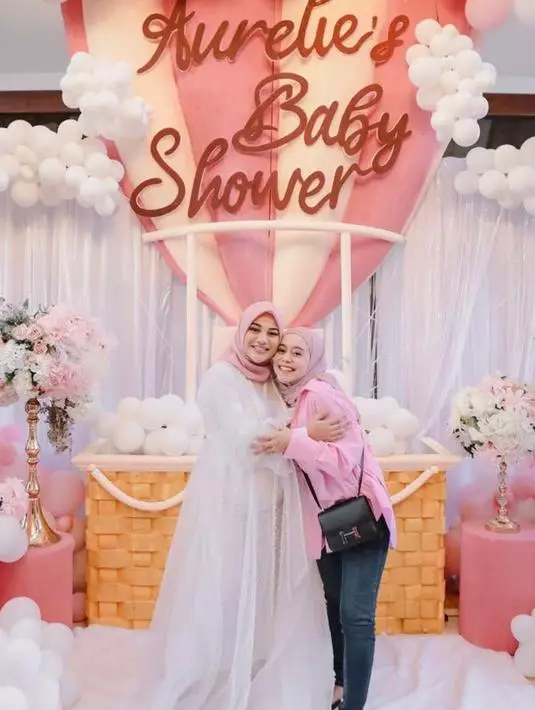 baby shower Aurel Hermansyah Berbagai sumber