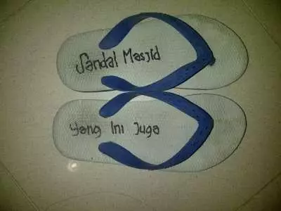 cara amankan sandal malah lucu © 1cak.com cara amankan sandal malah lucu © 1cak.com