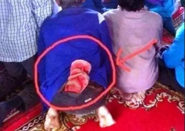 cara amankan sandal malah lucu © 1cak.com cara amankan sandal malah lucu © 1cak.com