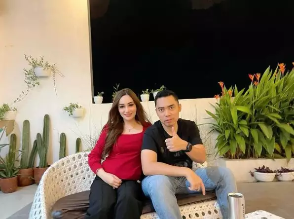 potret Cristina Laws ibu Bhayangkari bak barbie © Instagram