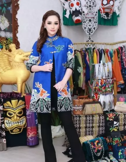 potret Cristina Laws ibu Bhayangkari bak barbie © Instagram