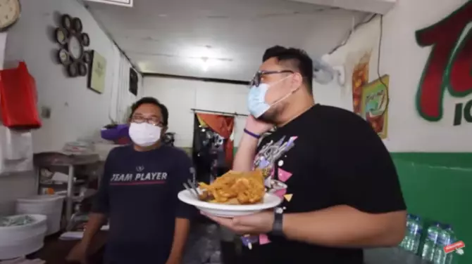 Potret sederhana warteg 21 © YouTube