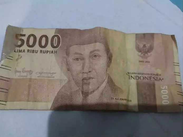 cara orang benerin uang robek lucu © berbagai sumber cara orang benerin uang robek lucu © berbagai sumber