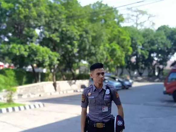 Seragam satpam istimewa