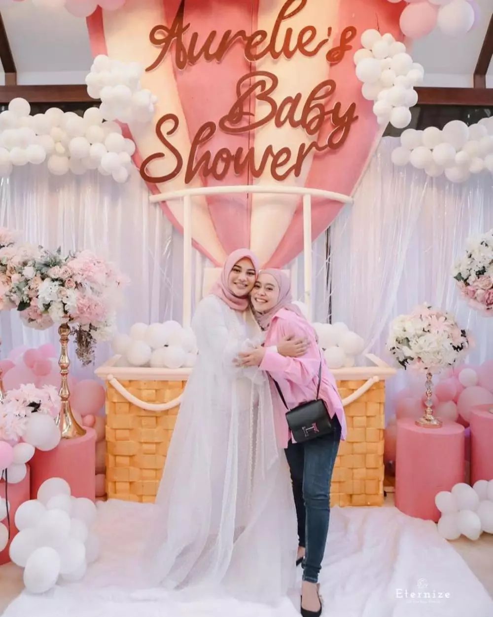 Potret Lesty Kejora di acara baby shower Aurel © Instagram