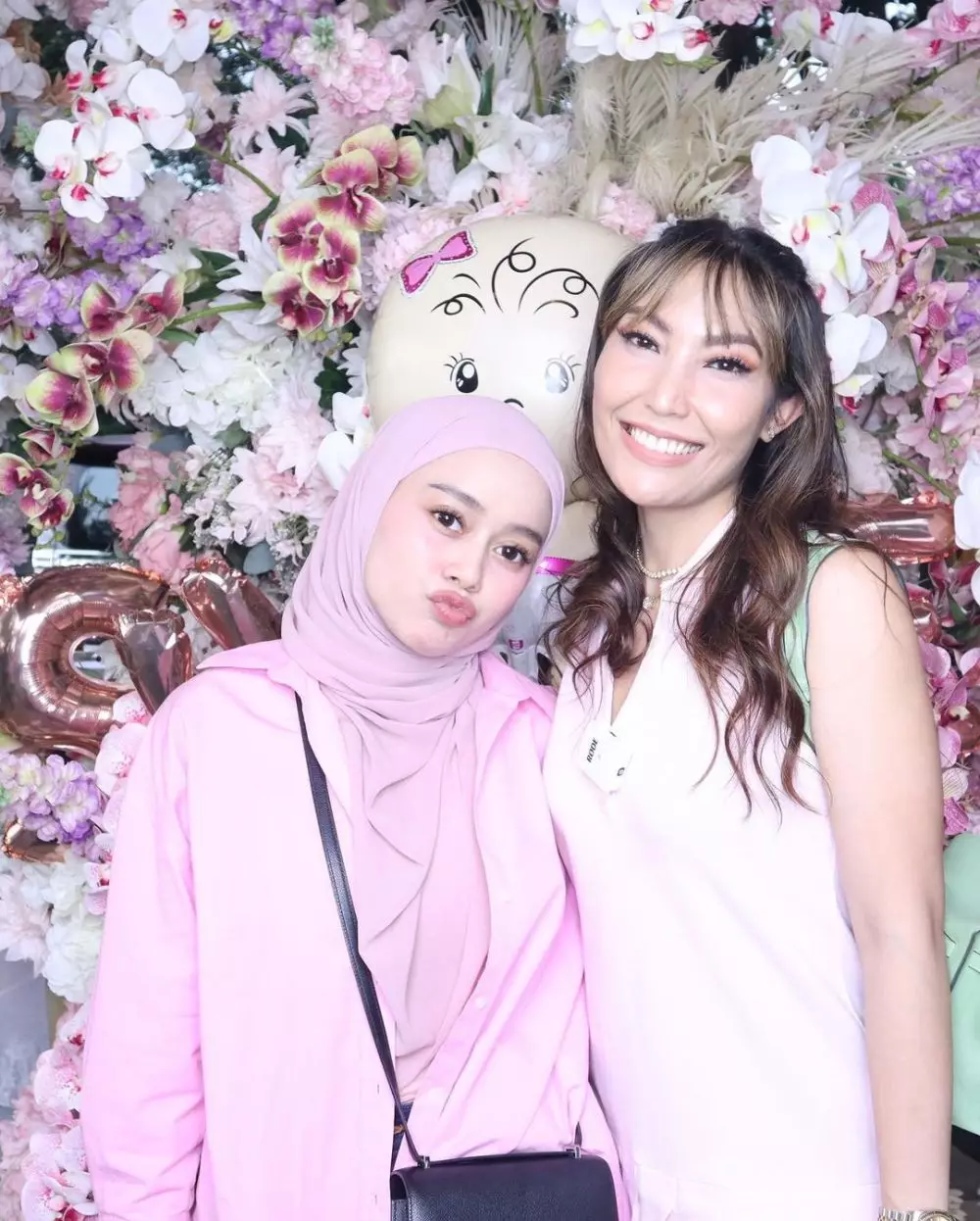 Potret Lesty Kejora di acara baby shower Aurel © Instagram
