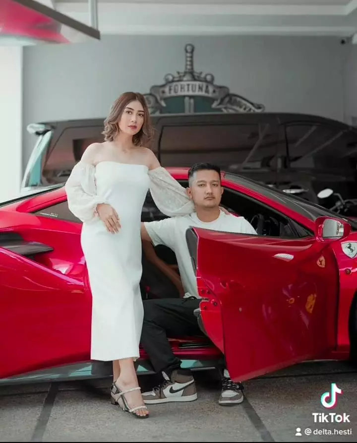 potret delta hesti dan tom liwafa dari pacaran hingga kini © instagram potret delta hesti dan tom liwafa dari pacaran hingga kini © instagram