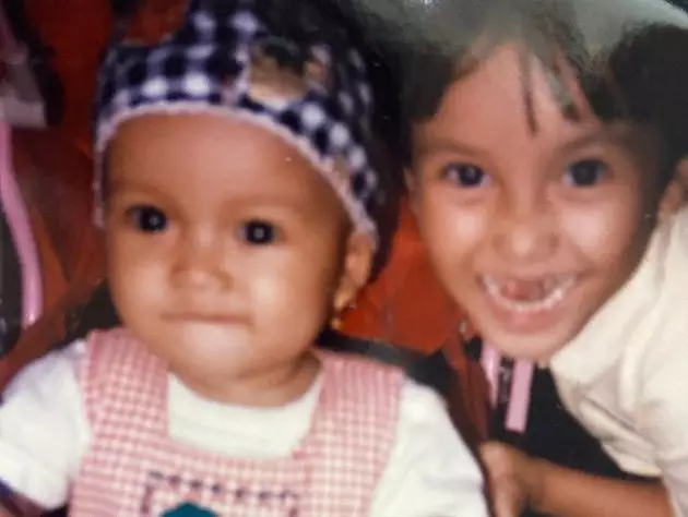 Ayu Ting-Ting dan adiknya dari kecil hingga dewasa © Instagram