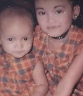 Ayu Ting-Ting dan adiknya dari kecil hingga dewasa © Instagram