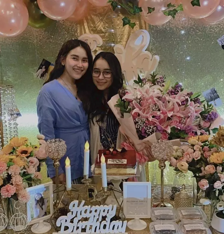 Ayu Ting-Ting dan adiknya dari kecil hingga dewasa © Instagram
