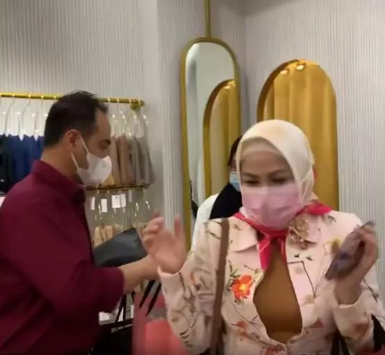 Venna Melinda belanja seserahan Berbagai sumber