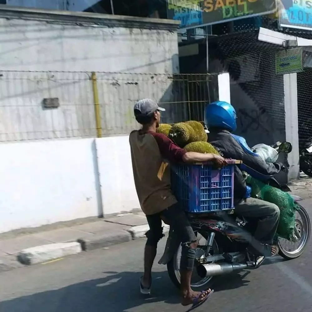 momen orang pas boncengan kocak © Instagram momen orang pas boncengan kocak © Instagram