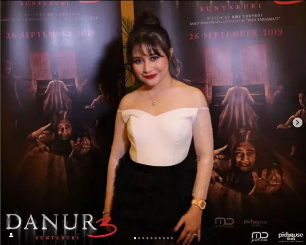 Anggun, 8 gaya Prilly Latuconsina hadiri gala premiere film dan series berbagai sumber