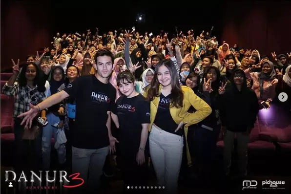 Anggun, 8 gaya Prilly Latuconsina hadiri gala premiere film dan series berbagai sumber