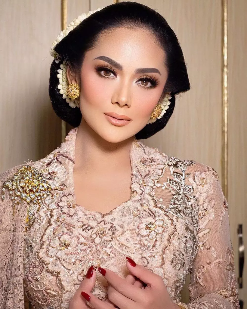 Pesona Krisdayanti saat hadiri momen spesial Aurel Instagram Pesona Krisdayanti saat hadiri momen spesial Aurel Instagram