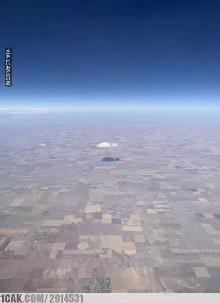 bentuk awan nggak biasa © berbagai sumber