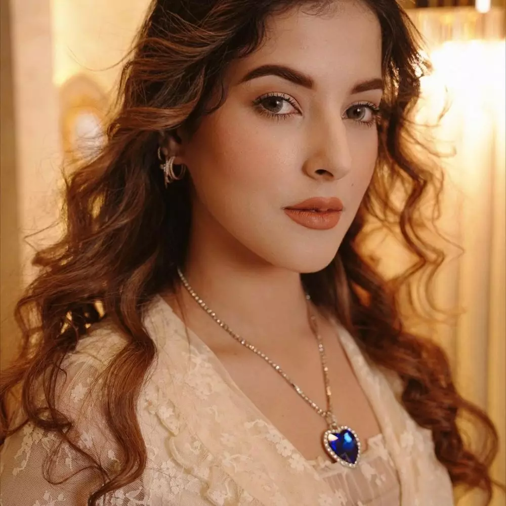 Tasya Farasya tiru dandanan ala Rose © Instagram