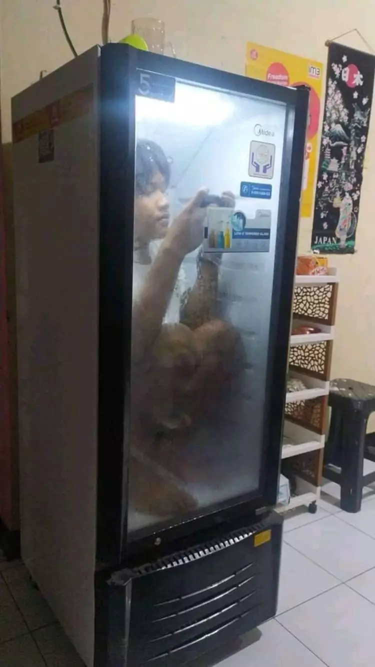 orang betah banget ngadem nih © 1cak.com