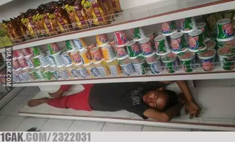 orang betah banget ngadem nih © 1cak.com