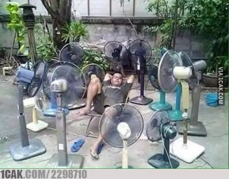 orang betah banget ngadem nih © 1cak.com