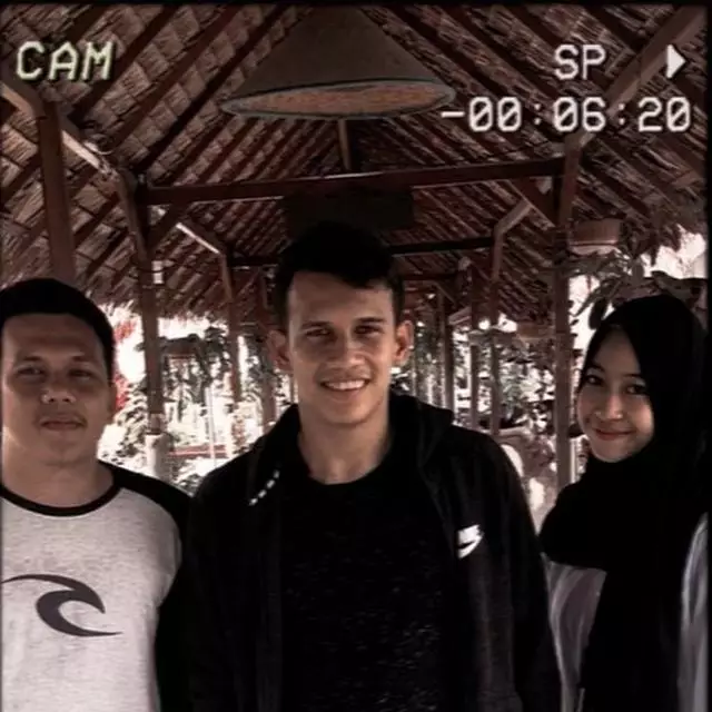 momen mesra adiba khanza dan egy maulana fikri © berbagai sumber