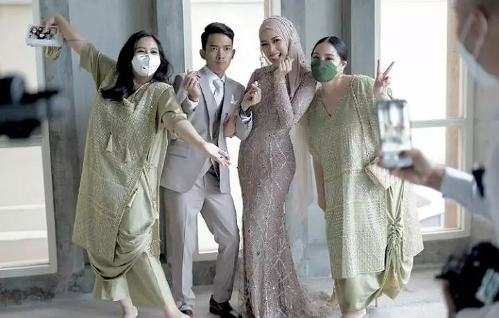 potret nagita slavina di pernikahan sepupu © berbagai sumber potret nagita slavina di pernikahan sepupu © berbagai sumber