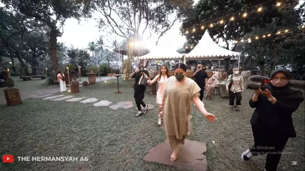 potret nagita slavina di pernikahan sepupu © berbagai sumber potret nagita slavina di pernikahan sepupu © berbagai sumber