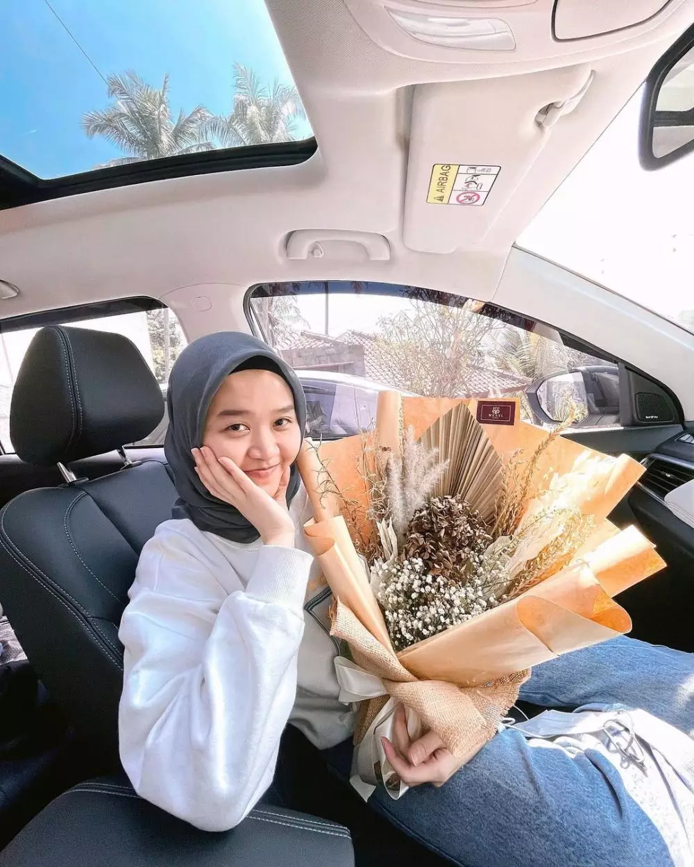 pesona alca octaviani tunangan bintang emon © instagram