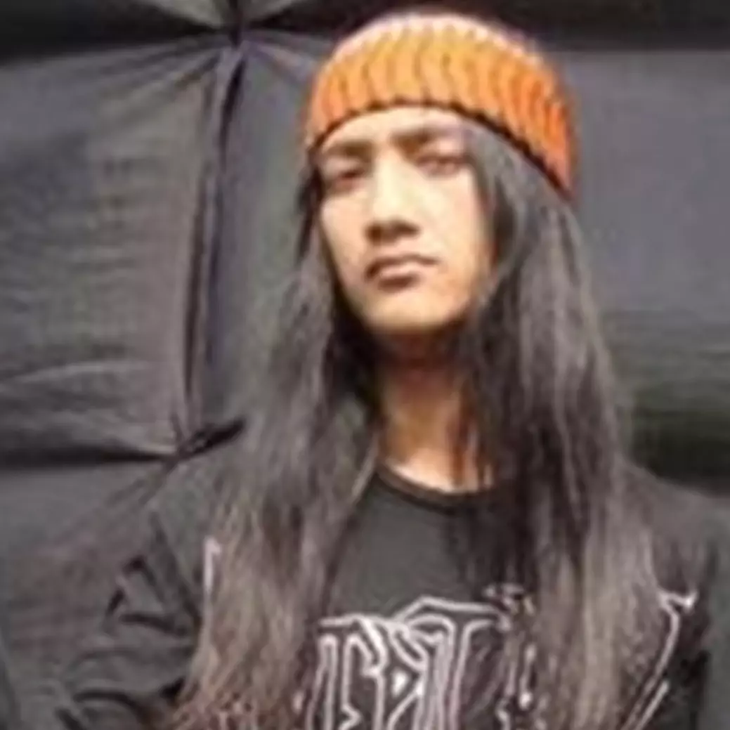 Dulu tinggal di kost sempit, ini 11 transformasi crazy rich Tom Liwafa