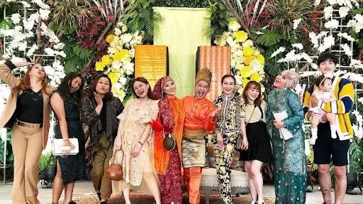 Momen baby shower penyanyi © berbagai sumber