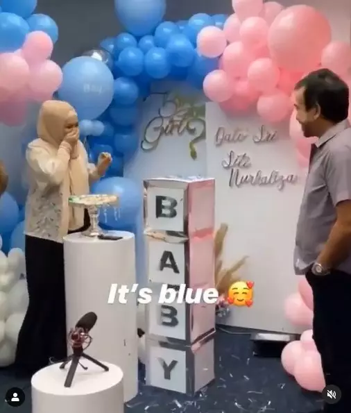 Momen baby shower penyanyi © berbagai sumber