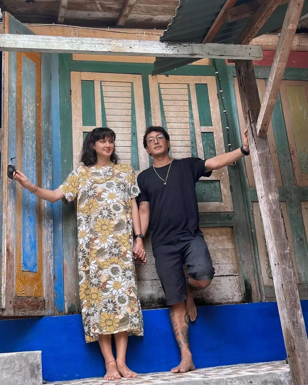 9 Momen bahagia babymoon Nadine Chandrawinata, liburan ke pantai © 2022 brilio.net