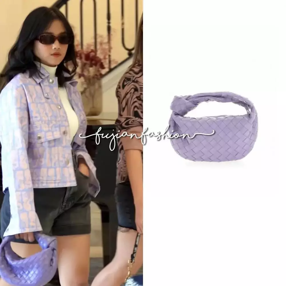 fashion item Fuji © 2022 brilio.net