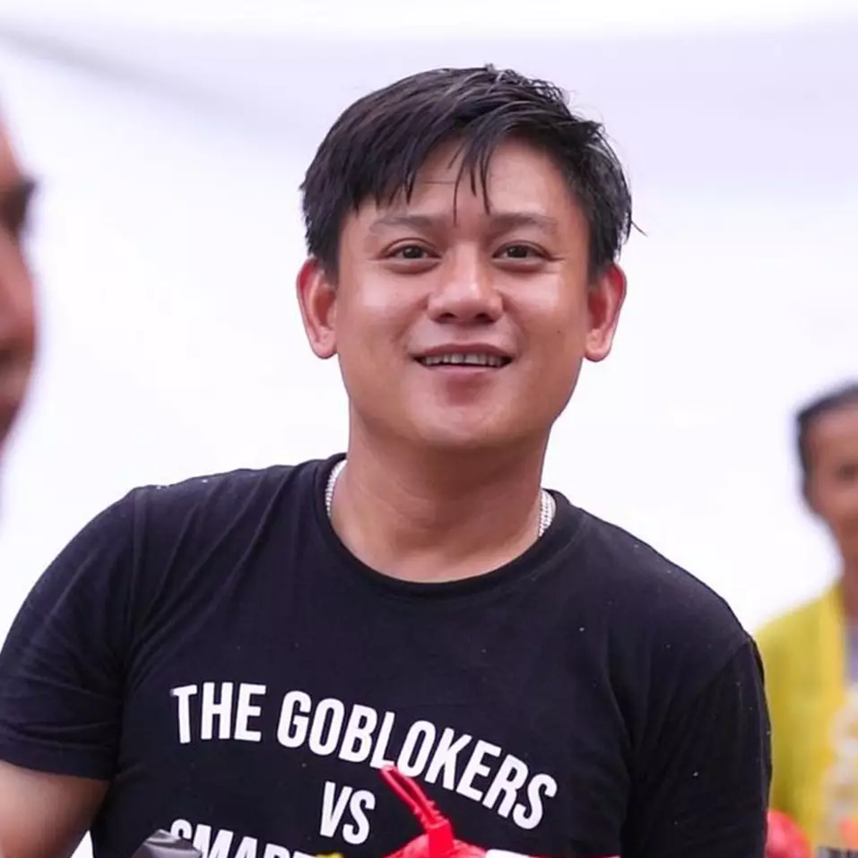 Viral, YouTuber Bobon Santoso bagi-bagi puluhan ribu bakso di Bali