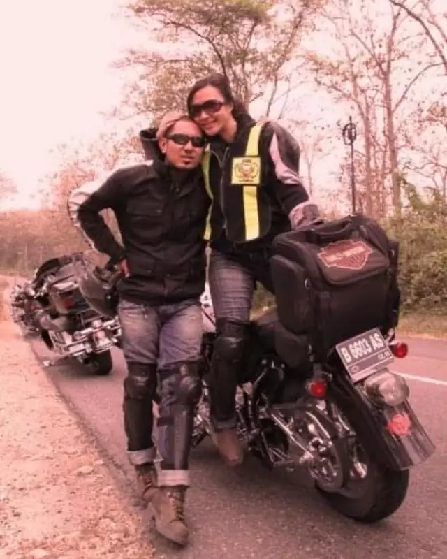 Potret Rio Febrian & Sabria Kono dari pacaran hingga 12 tahun nikah © 2022 brilio.net Potret Rio Febrian & Sabria Kono dari pacaran hingga 12 tahun nikah © 2022 brilio.net